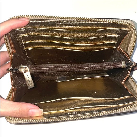 Burberry Haymarket Check Zip Wallet Metallic Gold - Picture 7 of 8